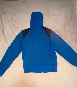 Sudadera Nike con capucha azul y blanco