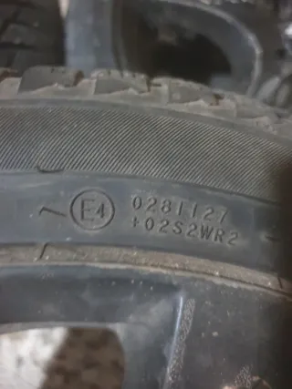 Dacia Ruedas de coche o camión pequeño 2023