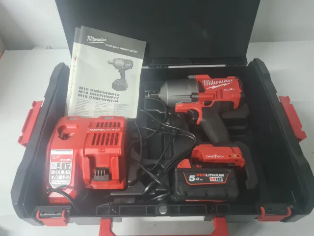 Pistola de impacto Milwaukee M18 FUEL