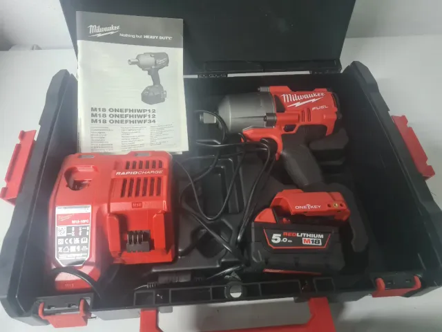 Pistola de impacto Milwaukee M18 FUEL
