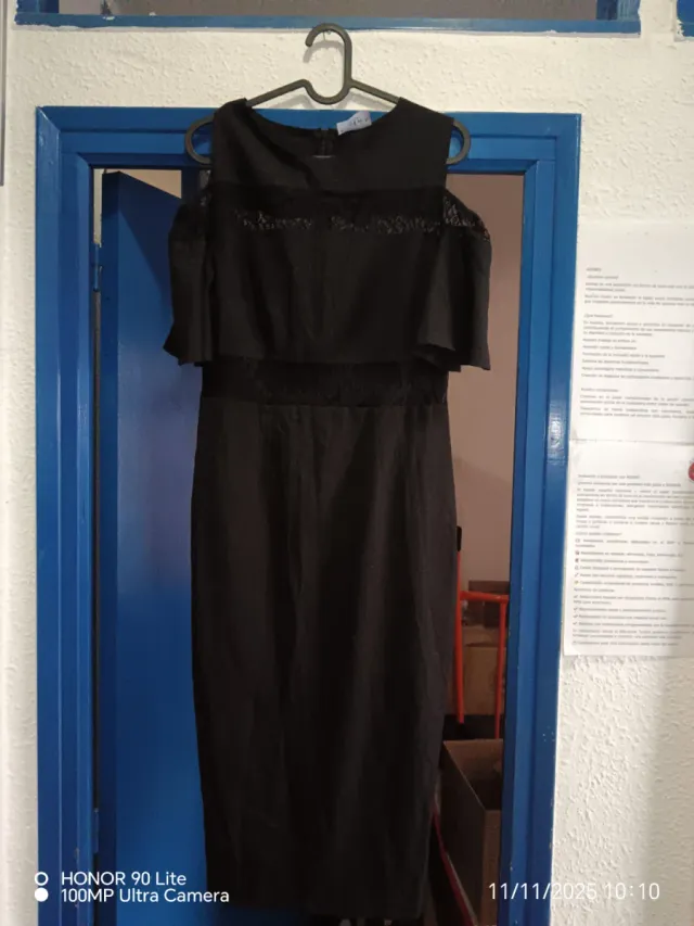 Vestido de fiesta negro con encaje