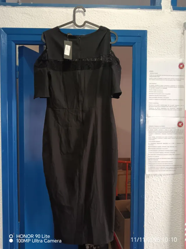 Vestido de fiesta negro con encaje