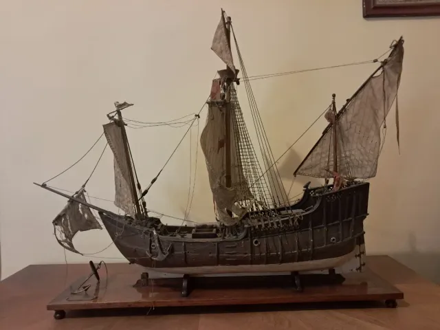 Réplica barco antiguo caravela Santa María 1951