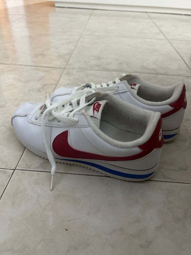 Nike Cortez Blancas y Rojas