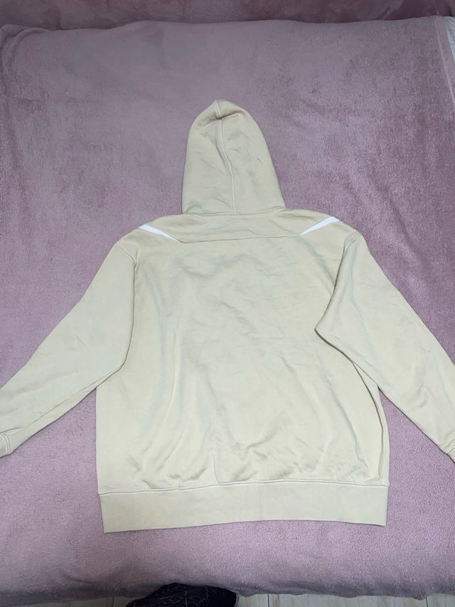 Sudadera Nike Beige con Doble Swoosh