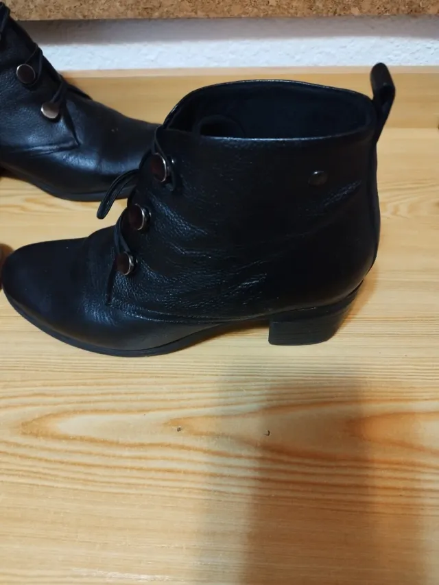 Botines negros piel , cómodosy suaves