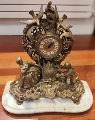 Lote Antigüedades Bronce: Toro, Radio, Reloj...