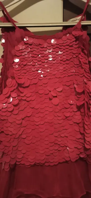 Vestido rojo lentejuelas y volantes