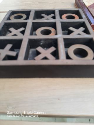 2 Juegos de mesa: Tictac Toe y Tangram puzzle