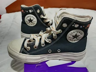 Converse altas negras con diseño florado Talla 37
