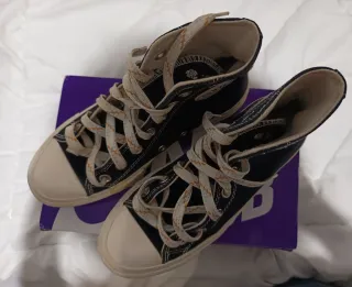 Converse altas negras con diseño florado Talla 37