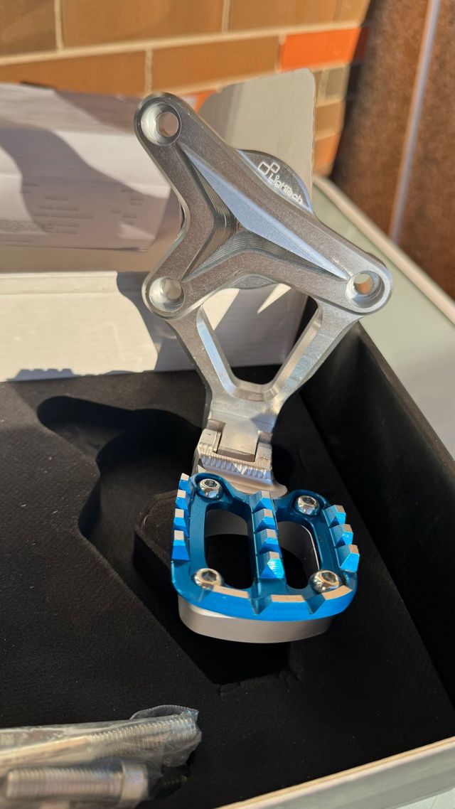 Estriberas Honda X-ADV