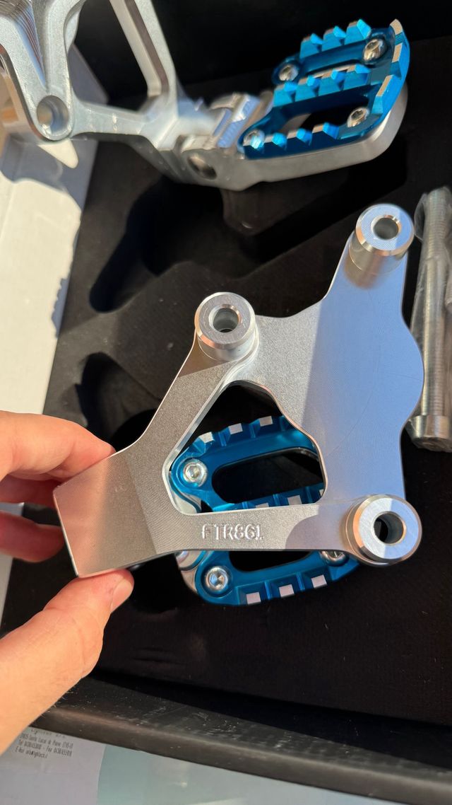 Estriberas Honda X-ADV