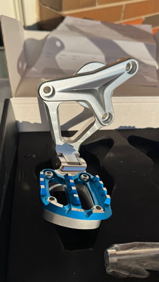 Estriberas Honda X-ADV