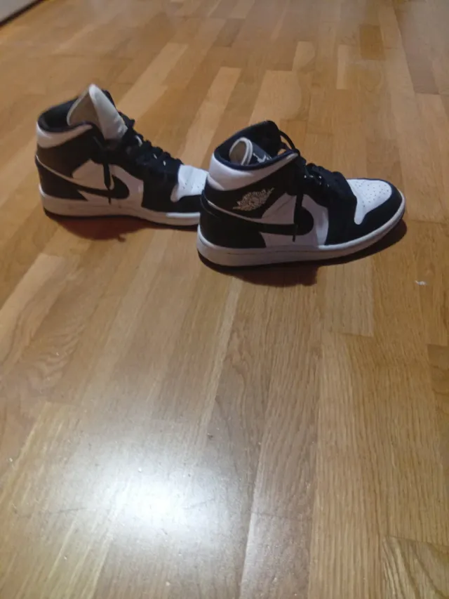 Nike Jordan 1 Mid Talla 37.5