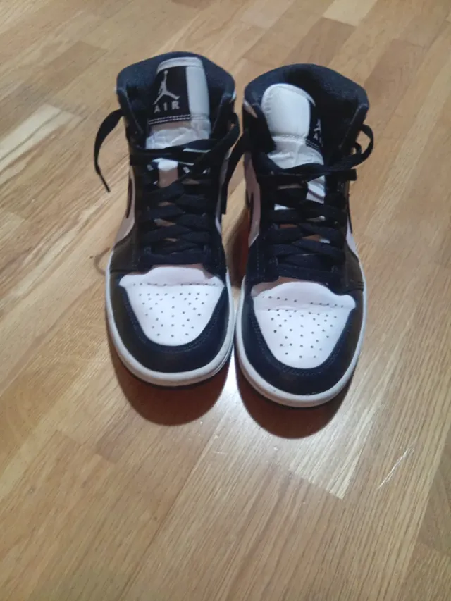 Nike Jordan 1 Mid Talla 37.5