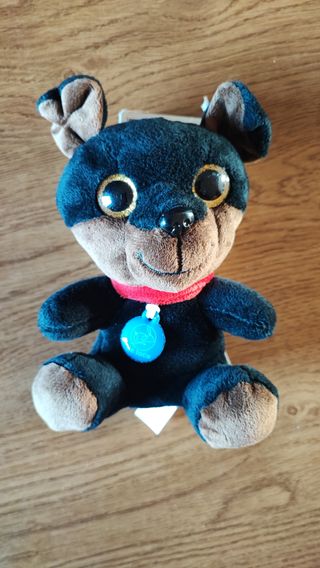 Peluche cane nero con collare rosso