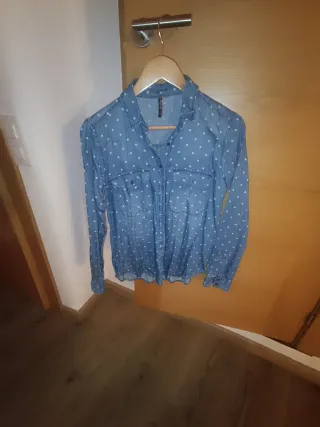 Camisa vaquera de lunares