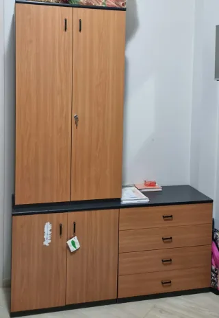 Mobiletto in legno per camera/studio