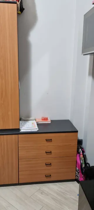 Mobiletto in legno per camera/studio