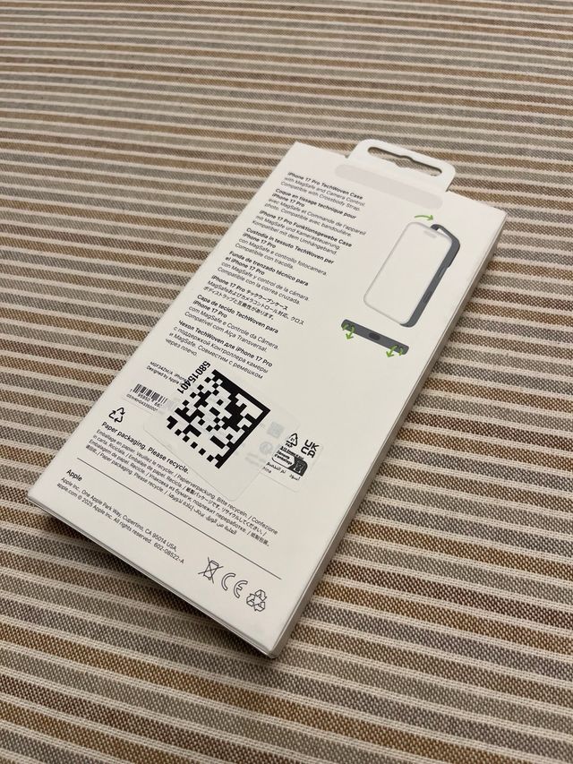 Funda original TechWoven Apple iPhone 17 Pro Negra