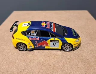 Miniatura Seat León Red Bull J. Gené