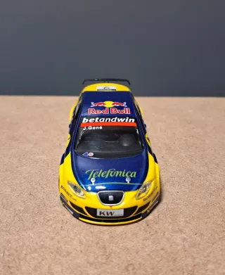 Miniatura Seat León Red Bull J. Gené