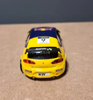Miniatura Seat León Red Bull J. Gené