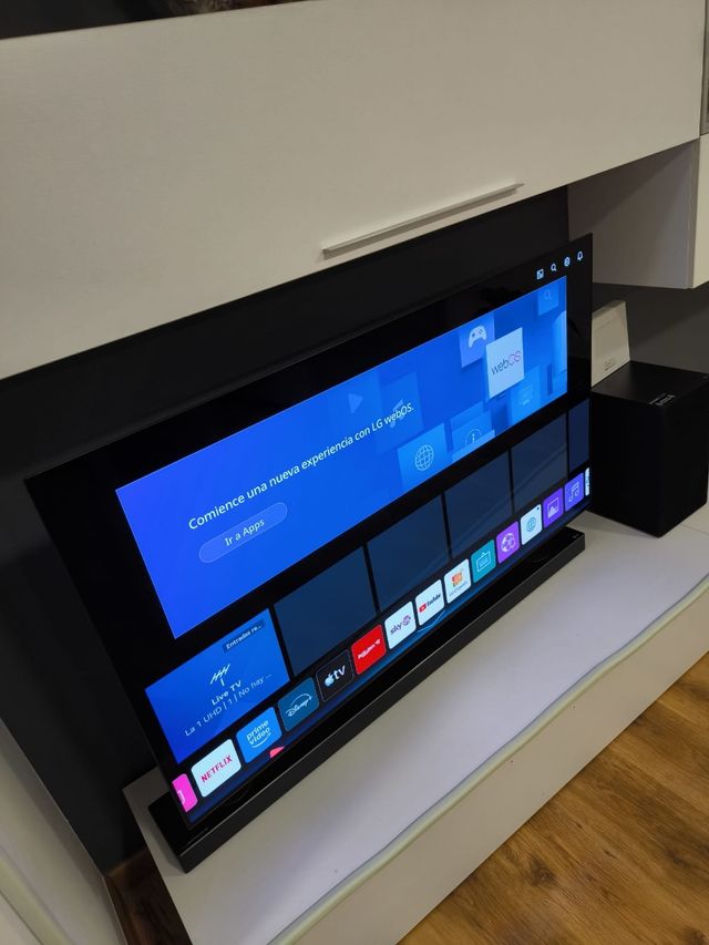 TV LG OLED 55 Negra y Plateada