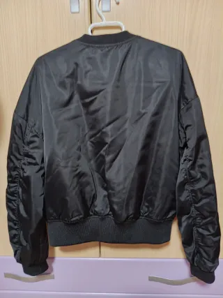 Chaqueta bomber negra Primark Talla XS