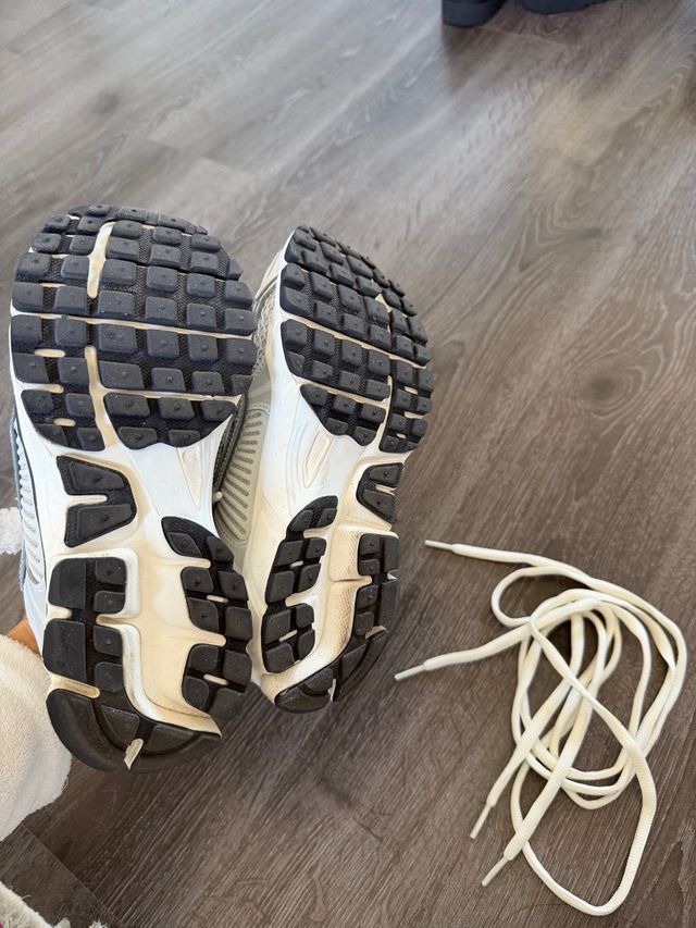 Nike Zoom Vomero 5 Plata/Blanco