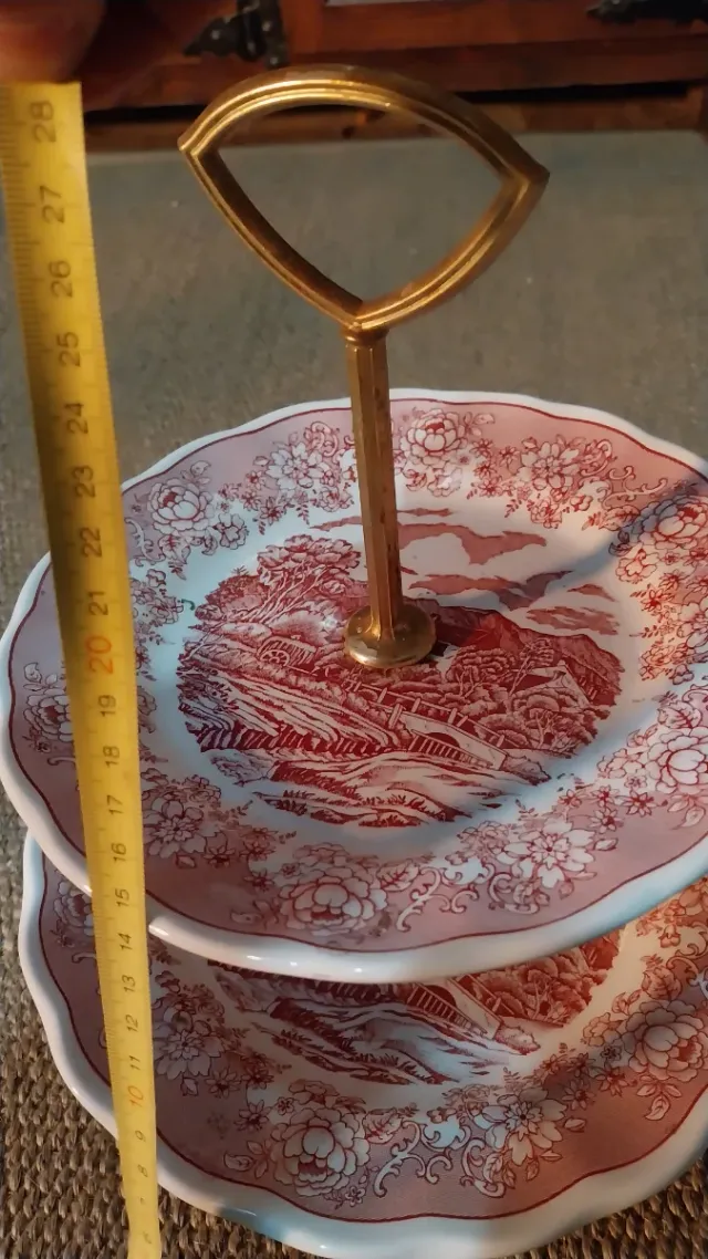 Pastelero 2 Pisos Porcelana Rosa y laton Dorado