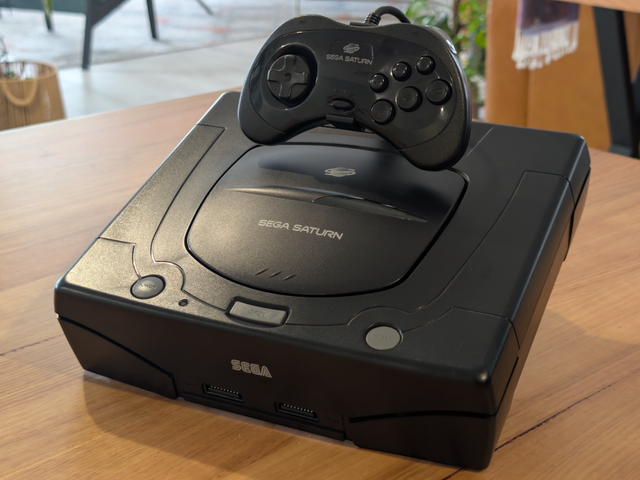 Supporto espositivo per console Sega Saturn