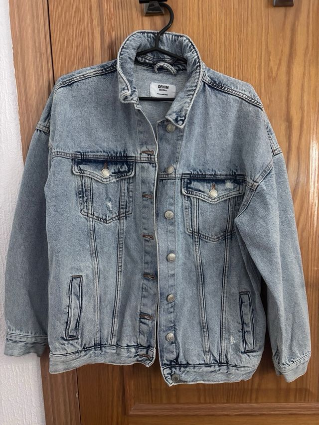 Chaqueta vaquera Bershka Talla M