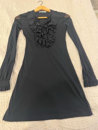 Camisa larga negra con volantes