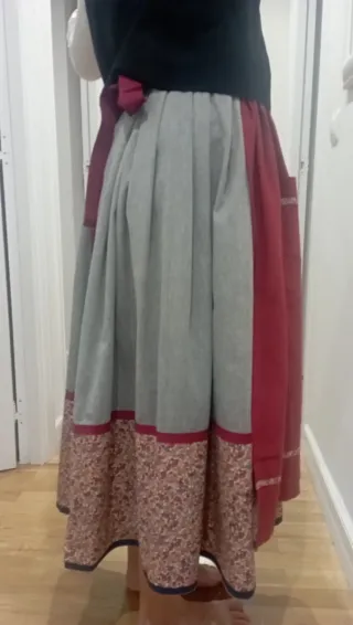 Traje de casera falda delantal camisa chaleco