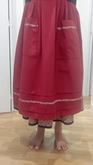 Traje de casera falda delantal camisa chaleco