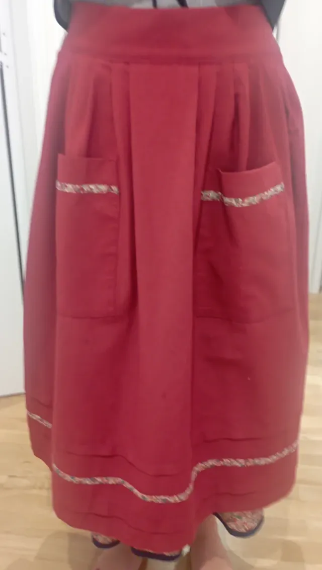 Traje de casera falda delantal camisa chaleco