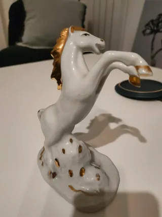 Statuetta cavallo bianco oro