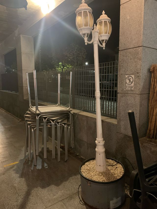 2 Farolas antiguas forja dorada y blanca