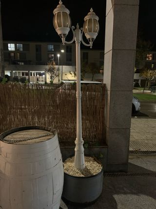 2 Farolas antiguas forja dorada y blanca