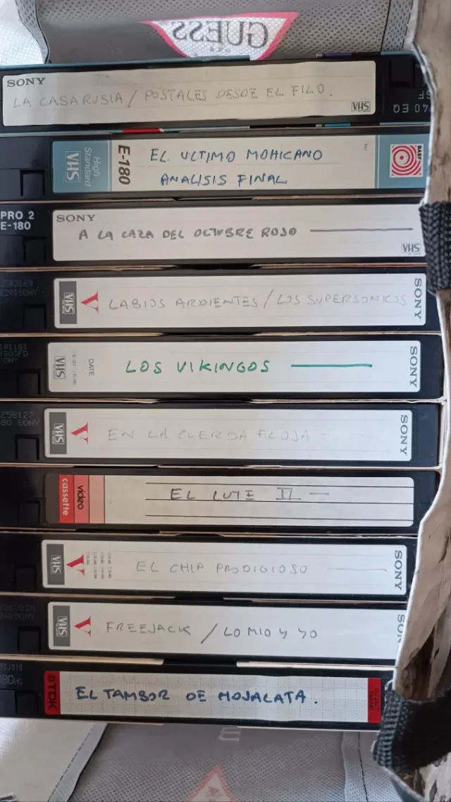 Lote de películas variadas en VHS