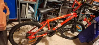 Bicicleta BMX Roja