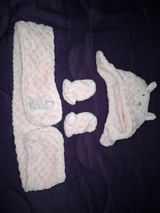 Conjunto polar: bufanda, gorro y manoplas de bebé