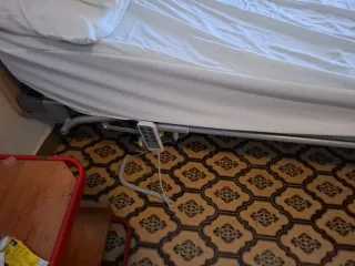 Cama geriátrica articulada