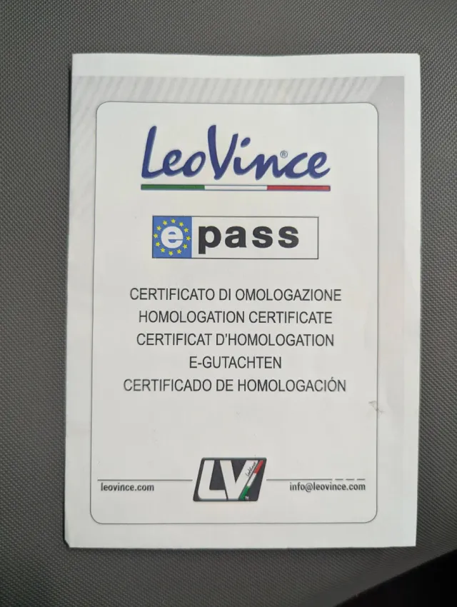 Tubo de escape LeoVince LV12 Titanio para BMW