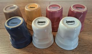 7 tazzine bicchierini accartocciati Bialetti Caffè