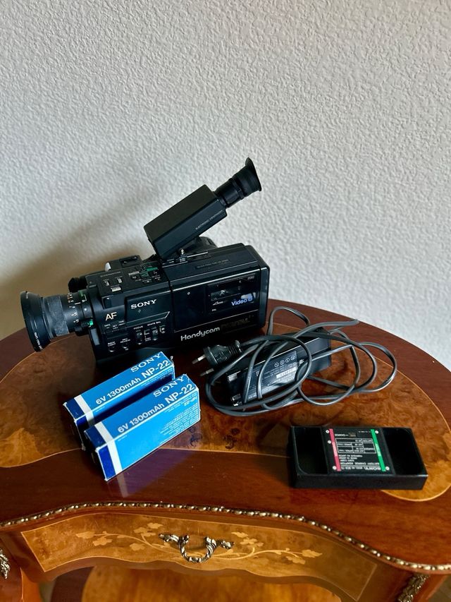 Sony Handycam CCD-V30E Video Camera