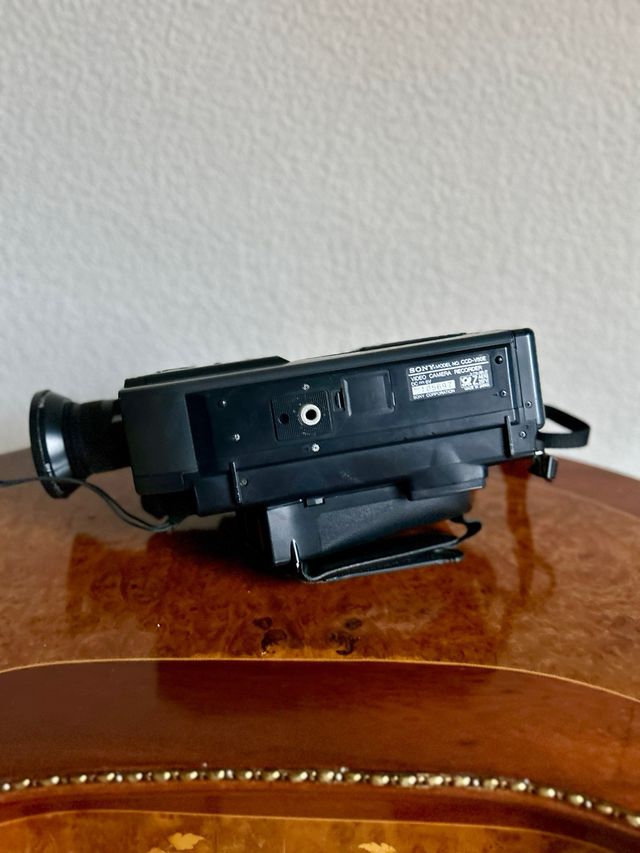Sony Handycam CCD-V30E Video Camera