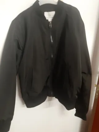 Chaqueta bomber negra